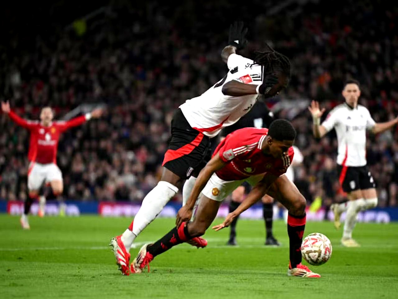 Karsa在日本队比赛中大比分获胜，刷新纪录引发热议！